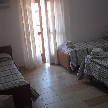 Tania Casa Giosafat